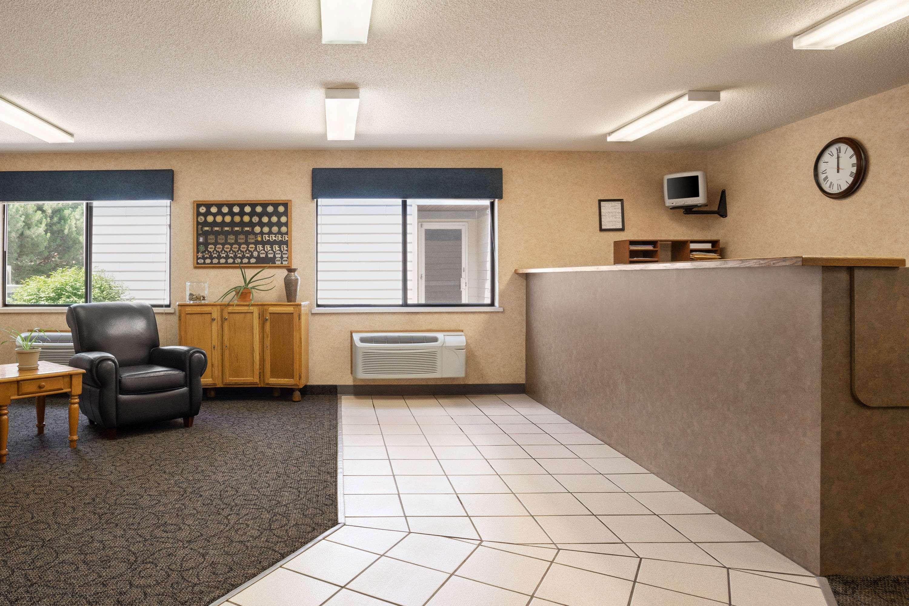 Travelodge By Wyndham Morrill Extérieur photo
