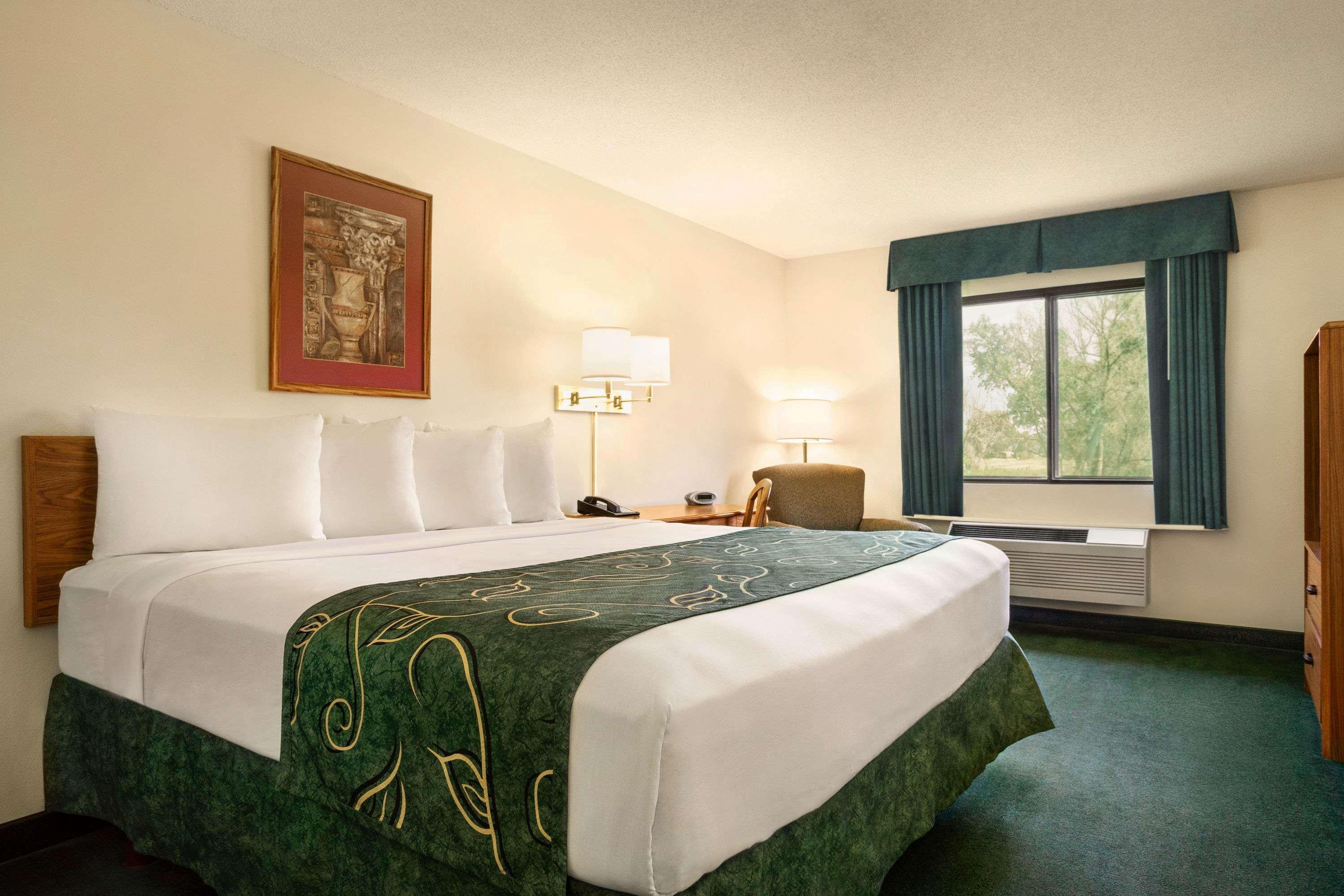 Travelodge By Wyndham Morrill Extérieur photo