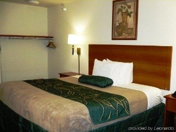 Travelodge By Wyndham Morrill Chambre photo